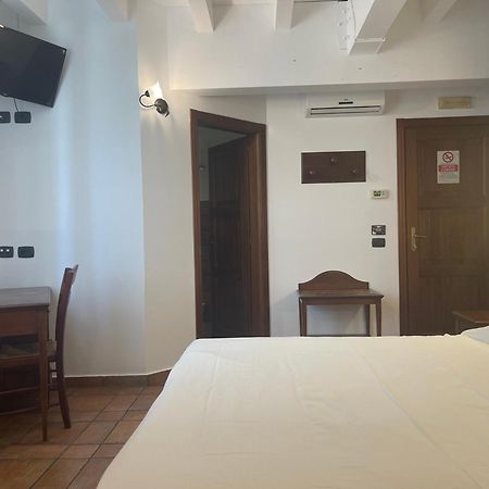 Hotel Capomulini 3 Stelle Acireale Exteriör bild