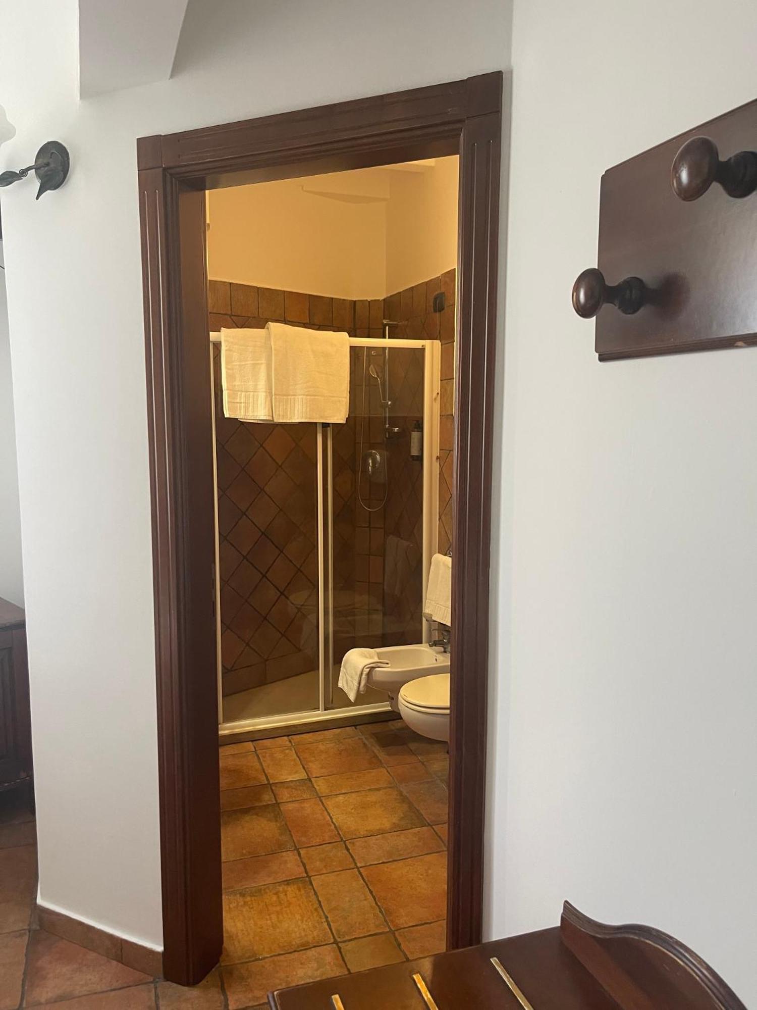Hotel Capomulini 3 Stelle Acireale Exteriör bild