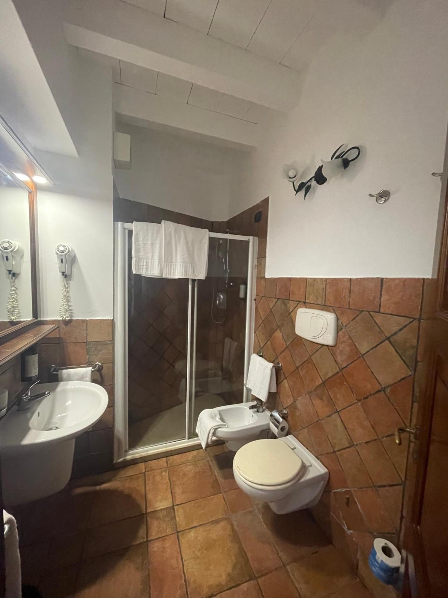Hotel Capomulini 3 Stelle Acireale Exteriör bild