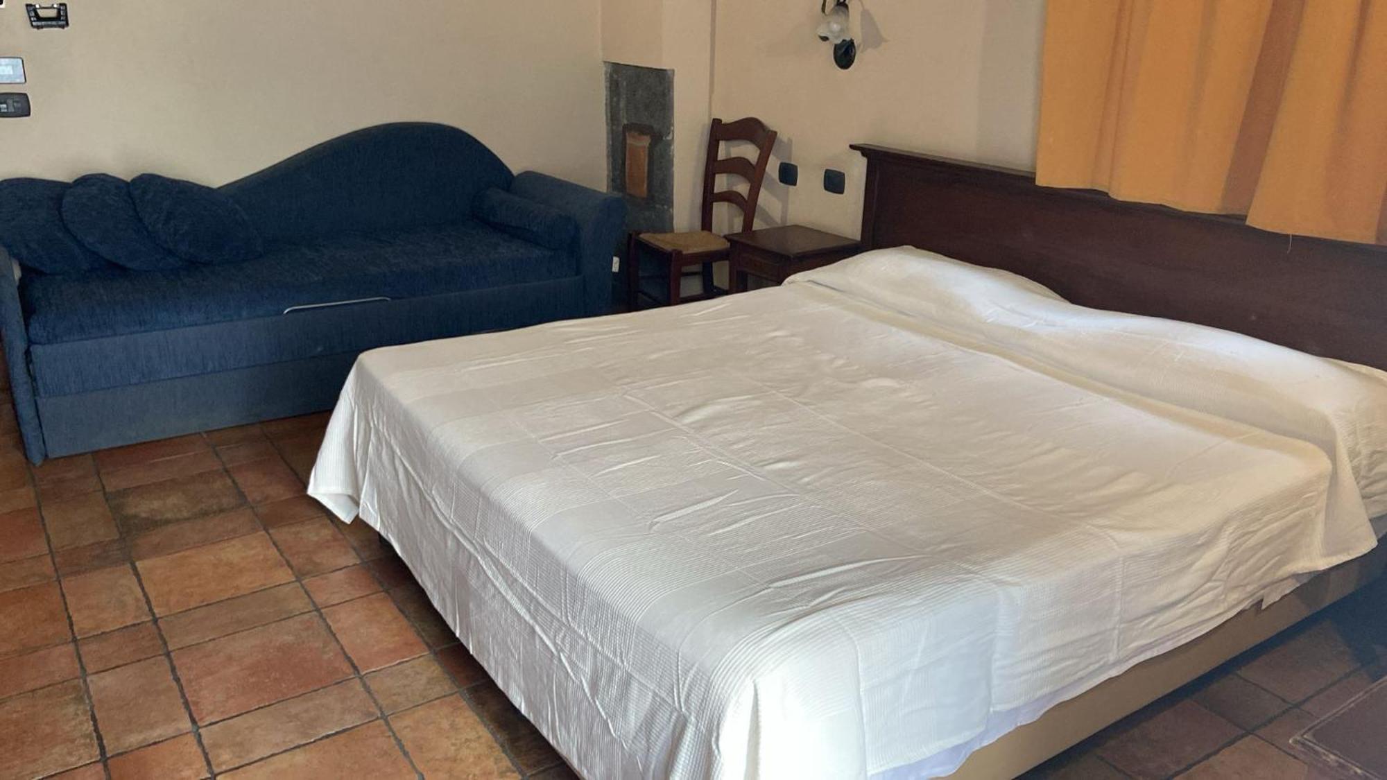 Hotel Capomulini 3 Stelle Acireale Exteriör bild