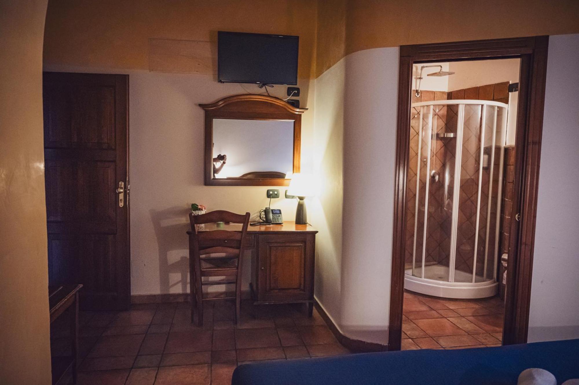 Hotel Capomulini 3 Stelle Acireale Exteriör bild